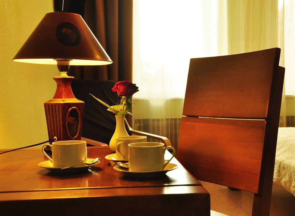 Hotel An-2 Kharkov Ngoại thất bức ảnh