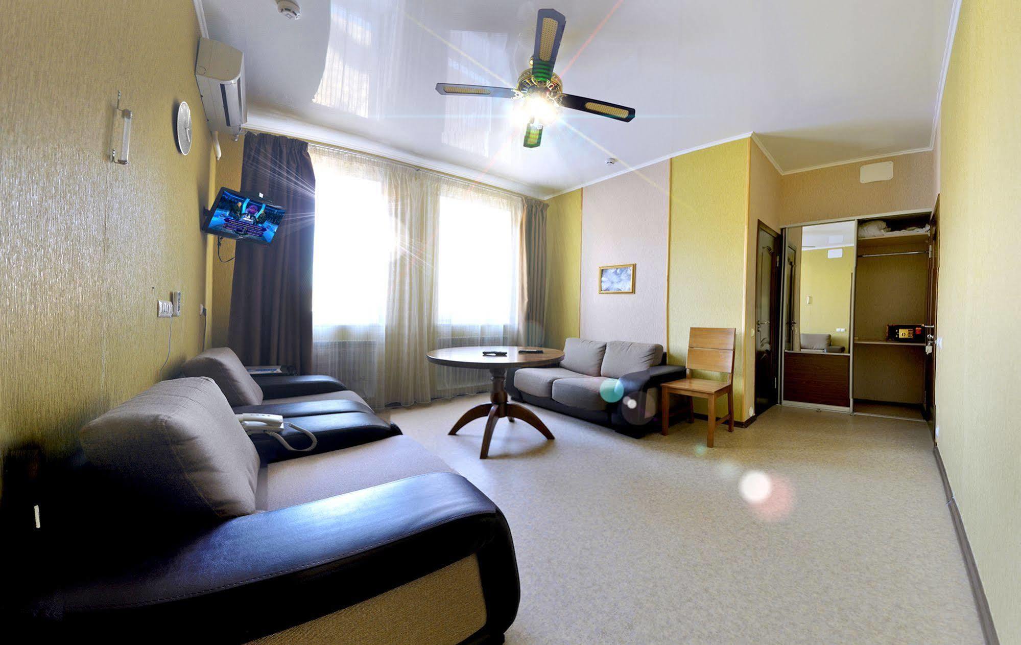 Hotel An-2 Kharkov Ngoại thất bức ảnh